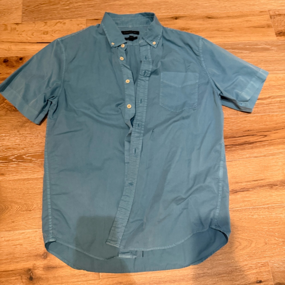 Banana Republic Light Blue Casual Button Down Shirt